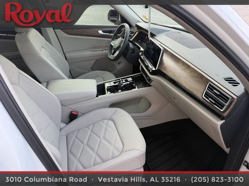 Certified 2026 Volkswagen Atlas SE w/ Panoramic Sunroof Package FWD image 17
