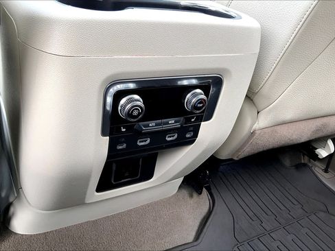 Used 2023 GMC Yukon Denali w/ Denali Reserve Package AWD/4WD image 34