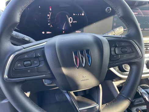 Used 2025 Buick Envista Sport Touring image 28