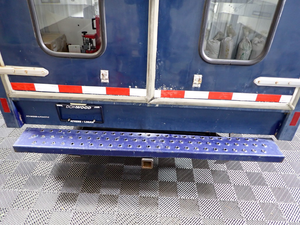 Used 1999 Chevrolet Express 3500 RWD image 14