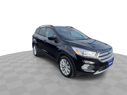Used 2019 Ford Escape SEL image 2