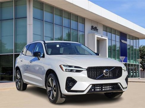 Used 2025 Volvo XC60 T8 Core w/ Climate Package image 2