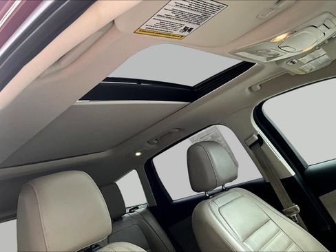 Used 2017 Ford Escape Titanium AWD/4WD image 26