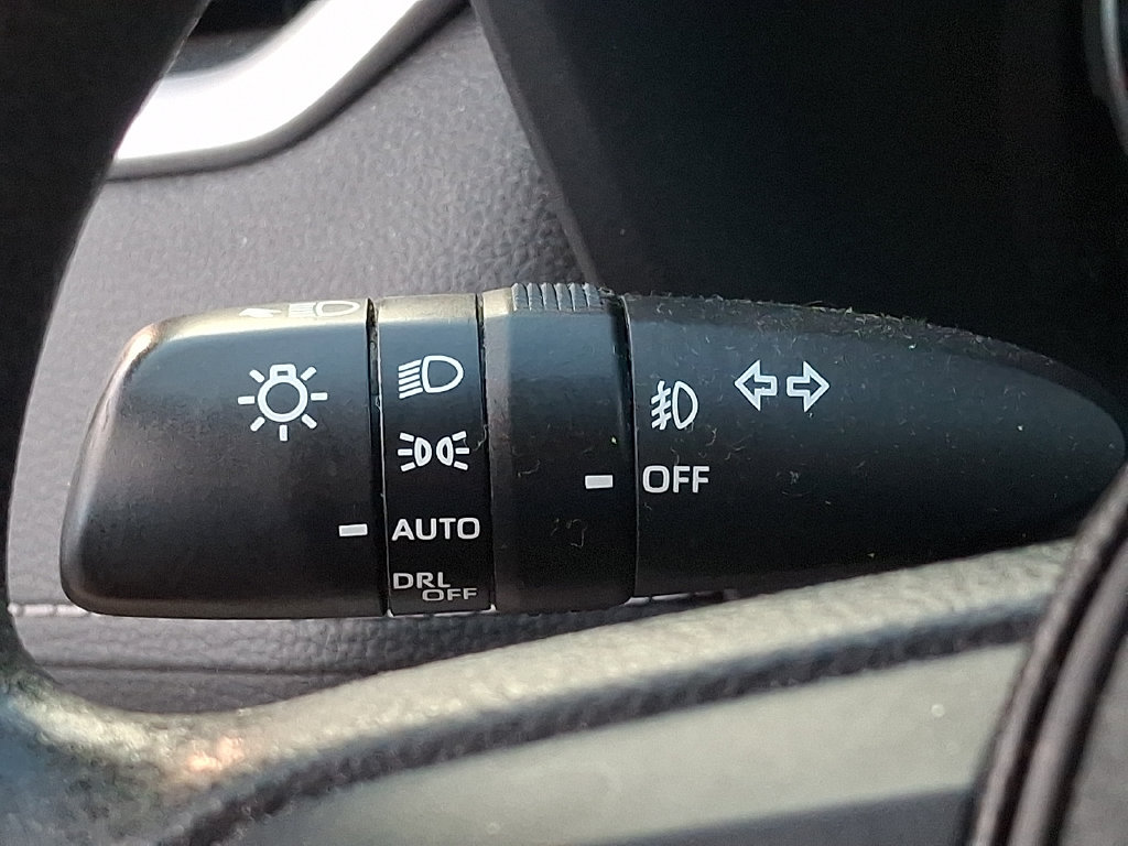 Used 2021 Toyota RAV4 XLE AWD/4WD image 24