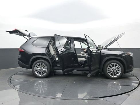 New 2026 Toyota Grand Highlander AWD image 32