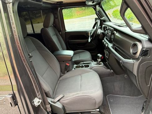 Used 2020 Jeep Wrangler Unlimited Sport S AWD/4WD image 16