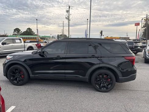 Certified 2020 Ford Explorer ST w/ ST Street Pack image 4