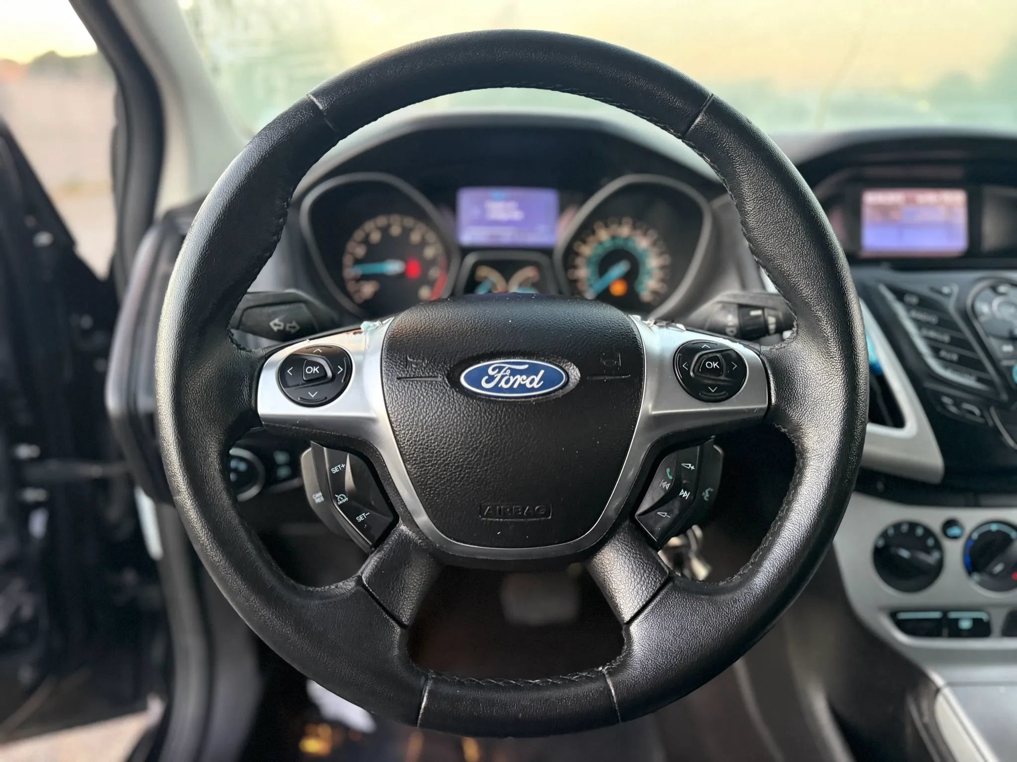 Used 2012 Ford Focus SE FWD image 24