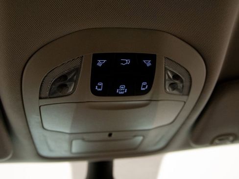 Used 2024 Chrysler Pacifica Limited FWD image 34