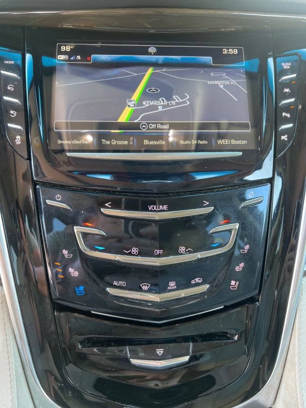 Used 2018 Cadillac Escalade ESV Luxury RWD image 18