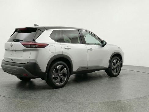 Used 2025 Nissan Rogue SV image 7