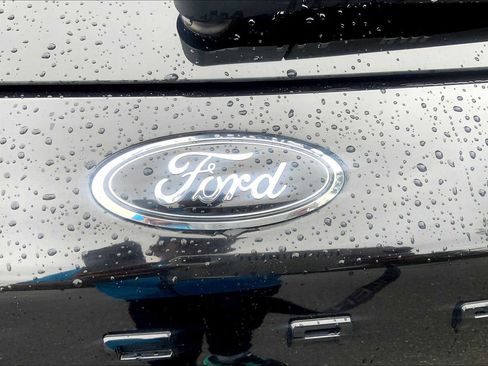 Used 2022 Ford Escape SEL w/ SEL Stealth AWD Package image 32