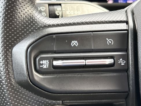Used 2023 Chevrolet Colorado Trail Boss w/ Technology Package AWD/4WD image 17