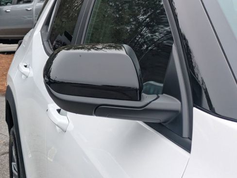 New 2026 Chevrolet Equinox LT w/ Convenience Package II image 11