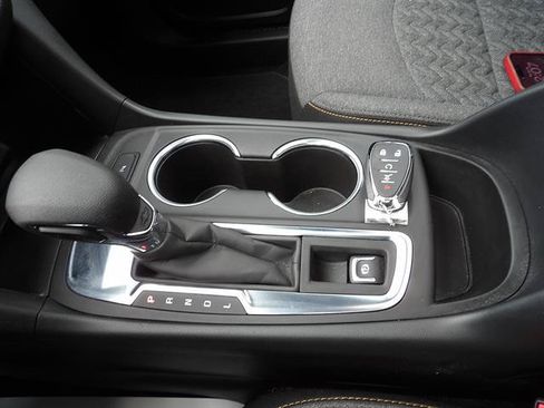 Used 2024 Chevrolet Equinox LT FWD image 23