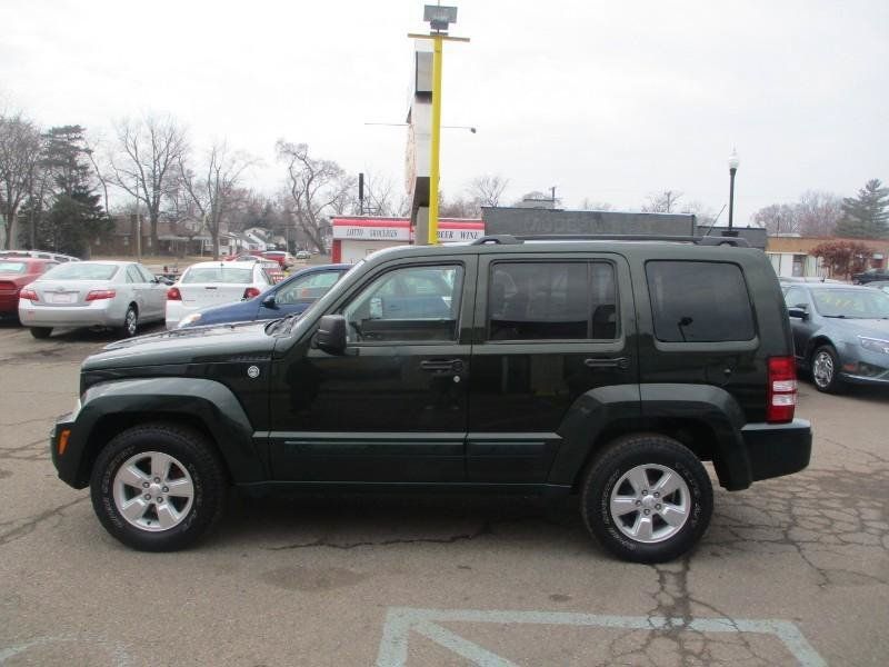 Used 2011 Jeep Liberty Sport w/ Popular Equipment Group AWD/4WD image 4