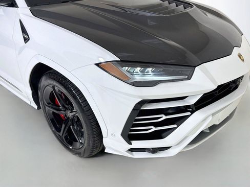 Used 2020 Lamborghini Urus AWD/4WD image 36