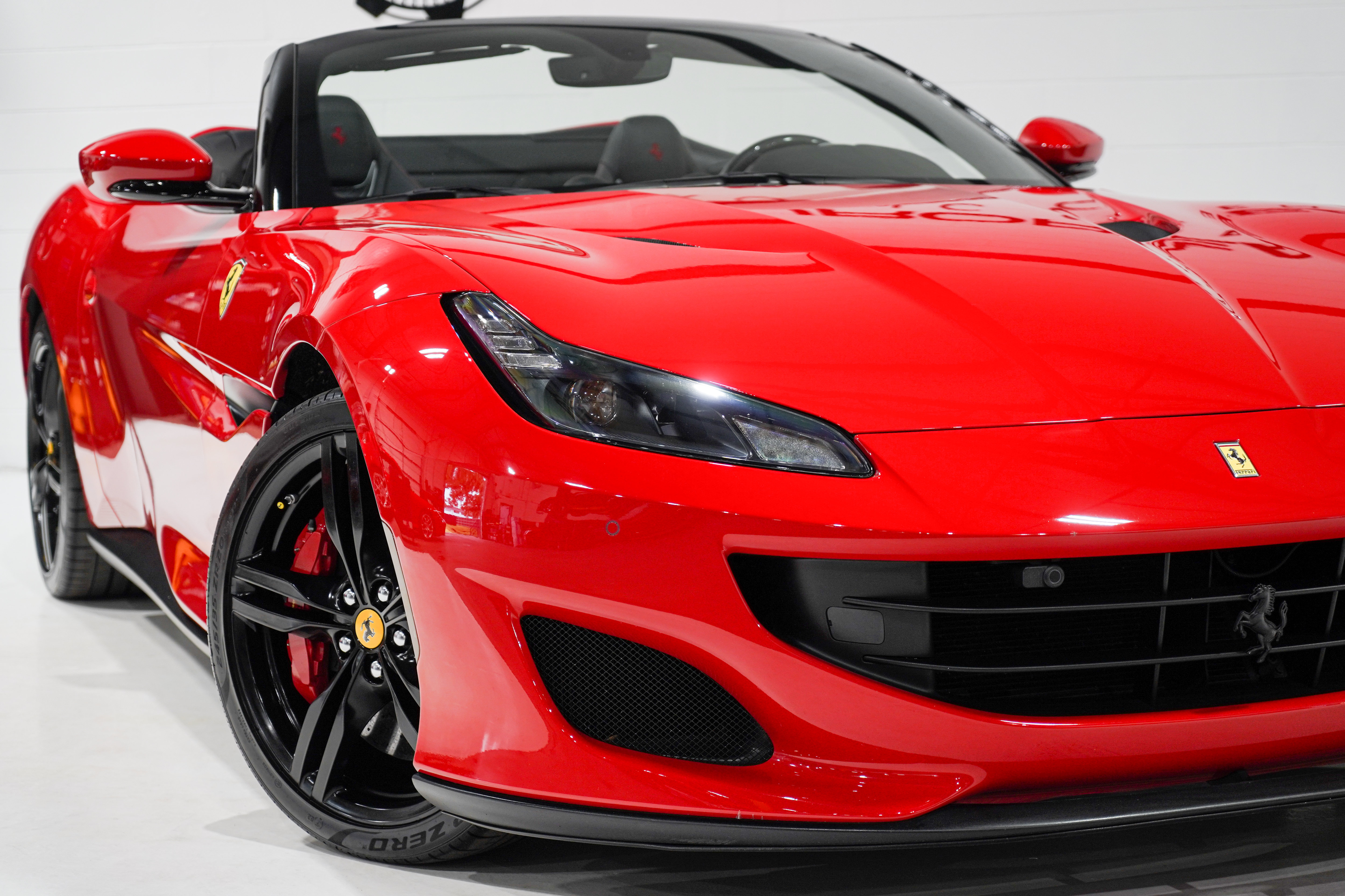 Used 2019 Ferrari Portofino RWD image 26