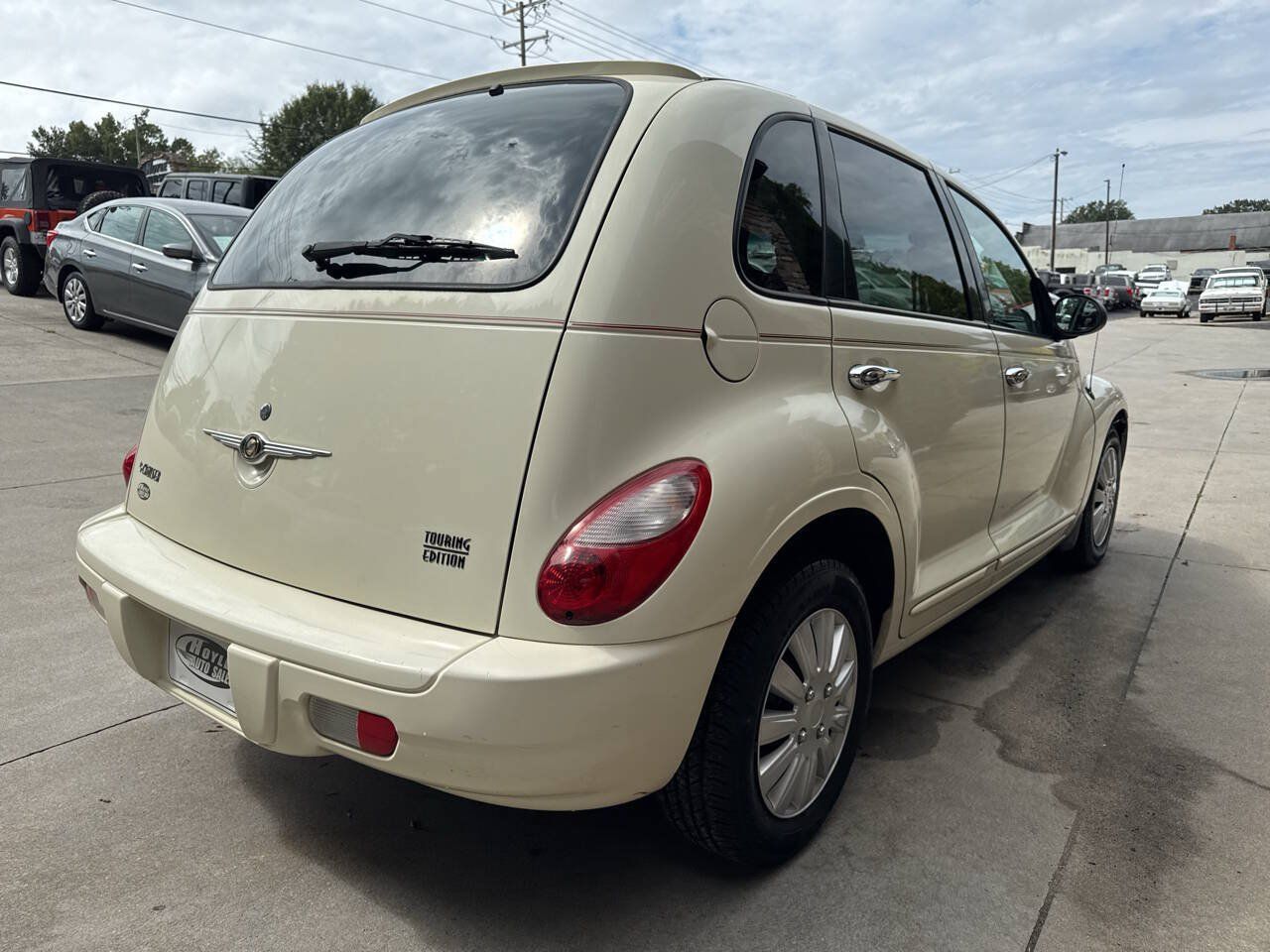 Used 2007 Chrysler PT Cruiser Touring FWD image 5