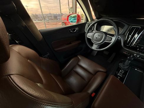 Used 2019 Volvo XC60 T5 Momentum w/ Advanced Package image 47