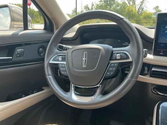 Used 2021 Lincoln Nautilus Reserve AWD/4WD image 22