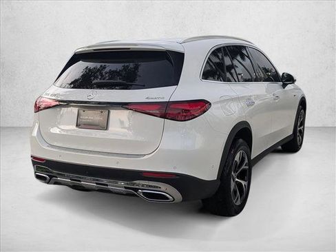 Used 2025 Mercedes-Benz GLC 350e 4MATIC image 5