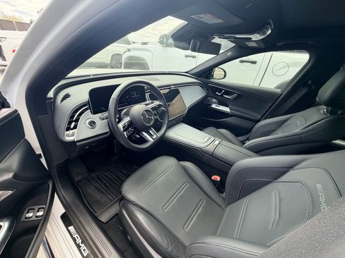 Used 2025 Mercedes-Benz E 53 AMG e 4MATIC Sedan image 2