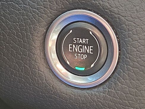 Used 2022 GMC Yukon Denali w/ Denali Ultimate Package image 27