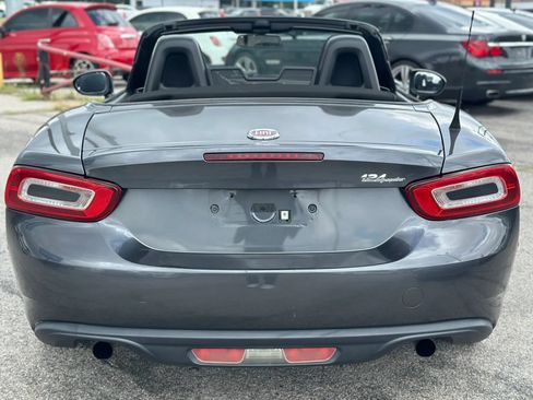 Used 2017 FIAT 124 Spider Classica RWD image 12