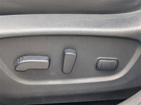 Used 2019 Nissan Rogue SL image 22