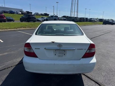 Used 2002 Toyota Camry LE FWD image 3