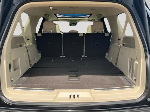 Used 2021 Lincoln Navigator L Reserve w/ Luxury Package AWD/4WD image 8