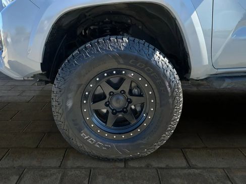 Used 2020 Toyota Tacoma TRD Sport image 22