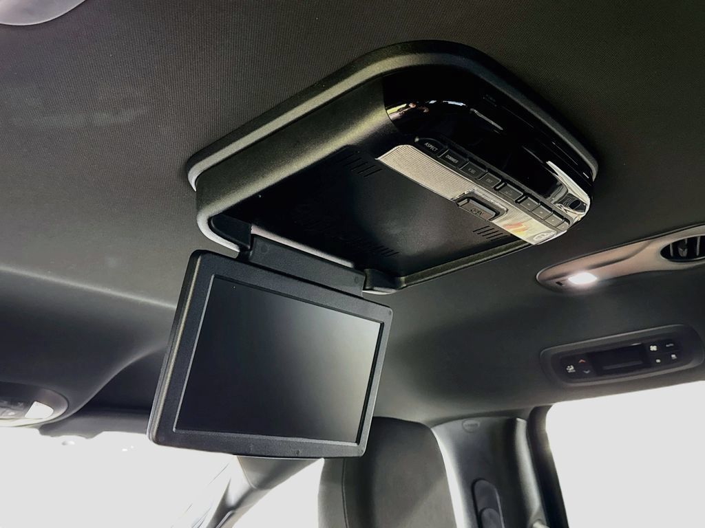 Used 2019 Chrysler Pacifica Touring Plus w/ S Appearance Package FWD image 22