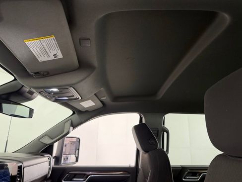 Used 2025 Chevrolet Silverado 2500 LT w/ Convenience Package image 24