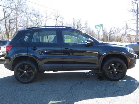 Used 2017 Volkswagen Tiguan Limited w/ Premium Package image 4