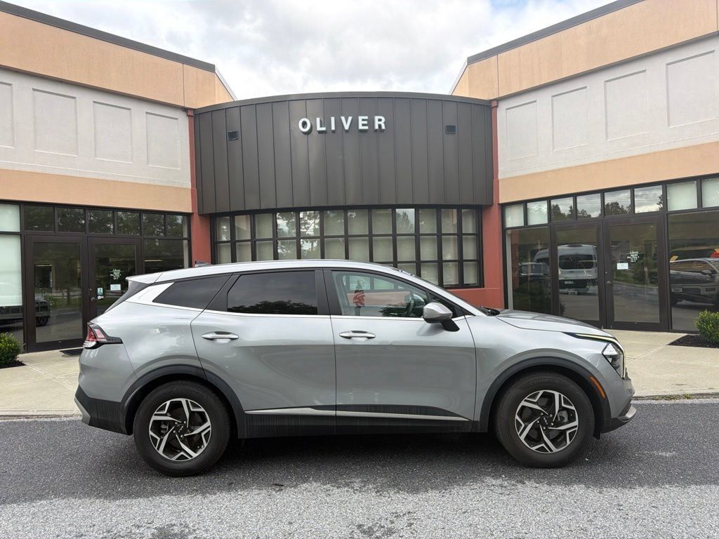 Used 2023 Kia Sportage LX FWD image 8