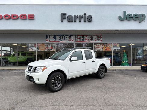 Used 2020 Nissan Frontier PRO-4X w/ Pro-4x Utility Package image 1