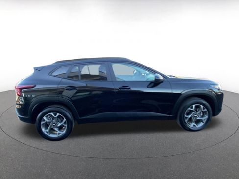 Used 2025 Chevrolet Trax LT image 16