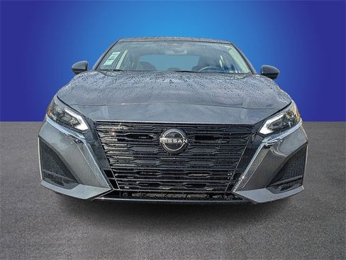 Used 2024 Nissan Altima 2.5 SV image 8