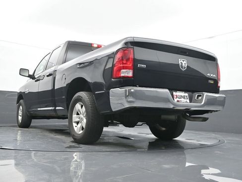 Used 2018 RAM 1500 Classic SLT AWD/4WD image 38
