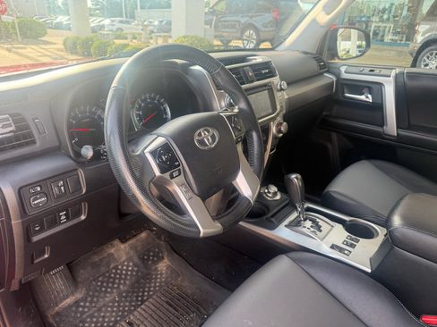 Used 2017 Toyota 4Runner SR5 Premium w/ Four Season Floor Mat Package AWD/4WD image 10