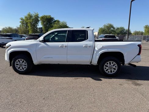 Used 2024 Toyota Tacoma TRD Sport AWD/4WD image 8