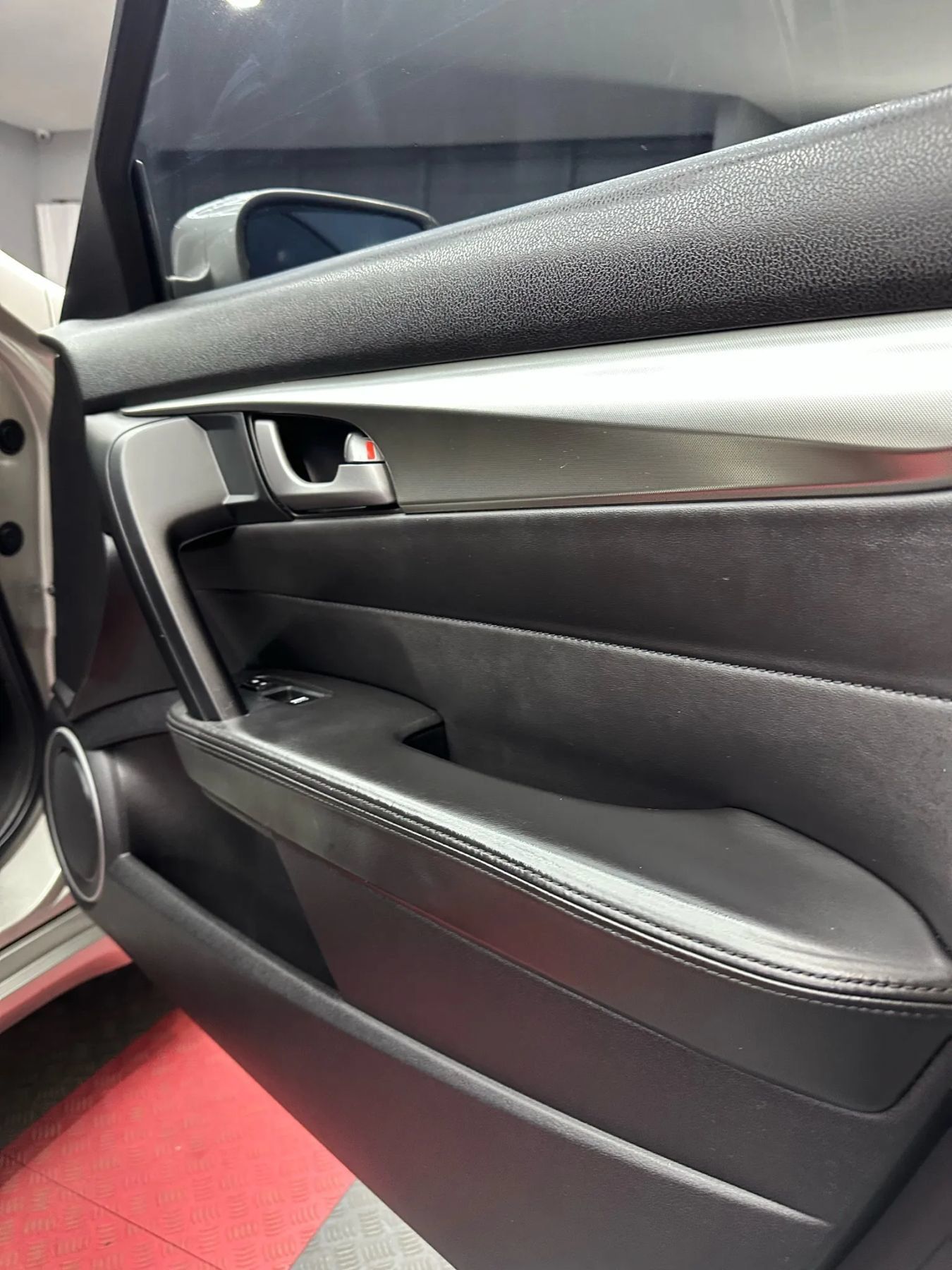 Used 2011 Acura TL w/ Technology Package FWD image 25