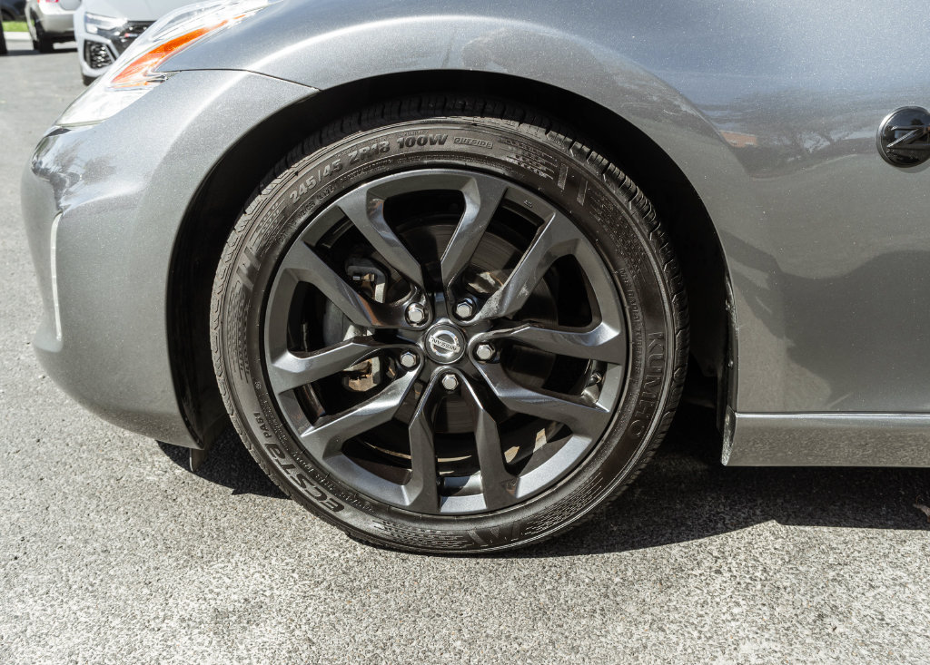 Used 2017 Nissan 370Z Coupe RWD image 23