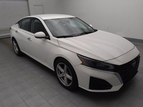 Used 2023 Nissan Altima 2.5 S FWD image 13