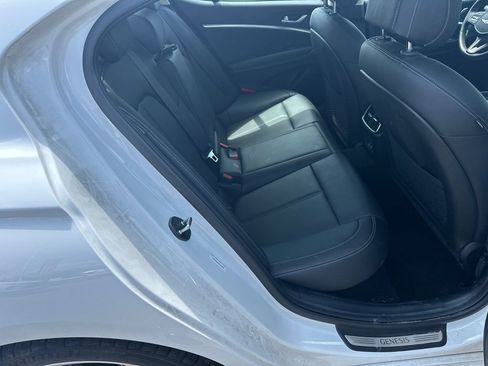 Used 2025 Genesis G70 2.5T image 15