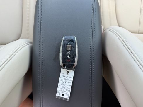 Used 2020 Lincoln MKZ FWD image 17