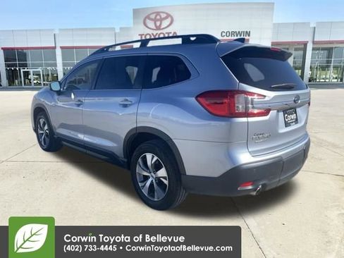 Used 2024 Subaru Ascent Premium w/ Convenience Package image 3