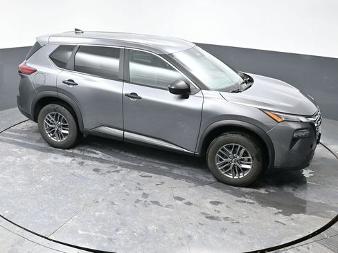 Used 2024 Nissan Rogue S image 40